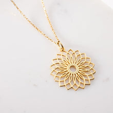 Load image into Gallery viewer, Mandala Necklace