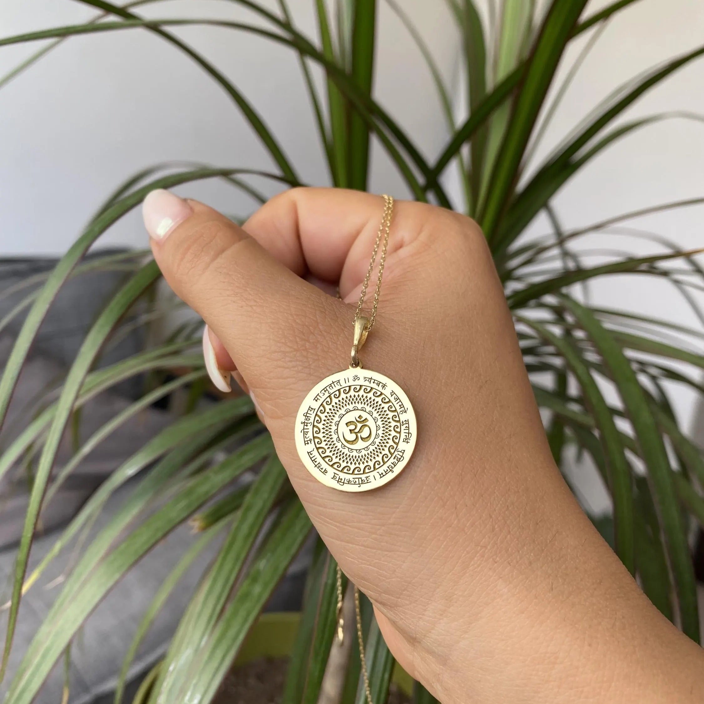Maha Mrityunjaya Mantra Om Pendant