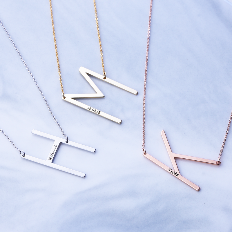 LARGE INITINAL LATTER NECKLACE