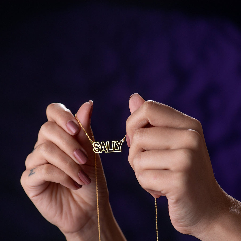 DAINTY NAME NECKLACE