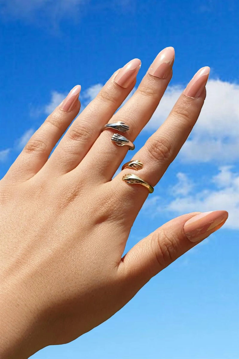 SILVER LOVE HUGGING HAND RING